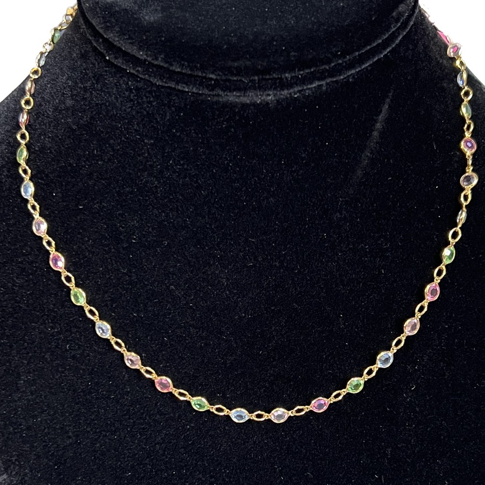 Beautiful petite Gold tone necklace 16 in